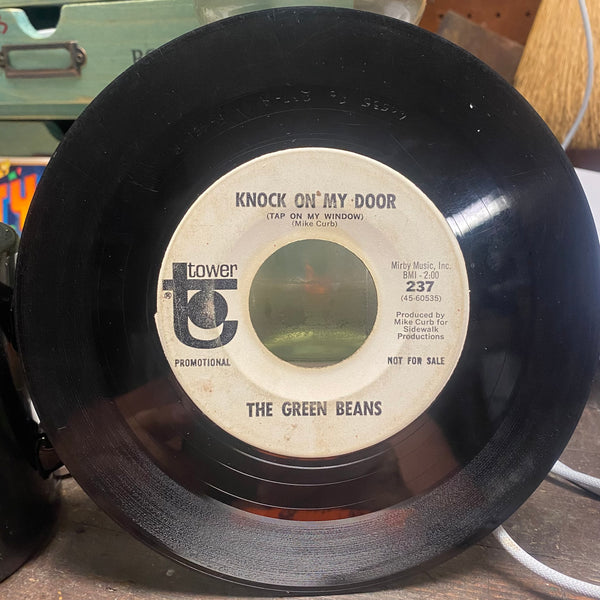 Green Beans, The ‎– Knock On My Door (Tap On My Window) / Who Needs You –  Used 7"